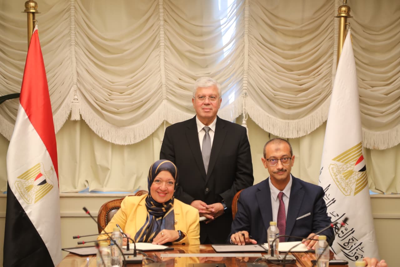 وزير التعليم العالي يوقع بروتوكول جديد لتطوير التعليم الفني وريادة الأعمال