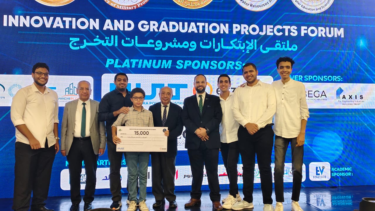 طلاب جامعة حلوان يبدعون في إنتاج الكهرباء بالهيدروجين الأخضر