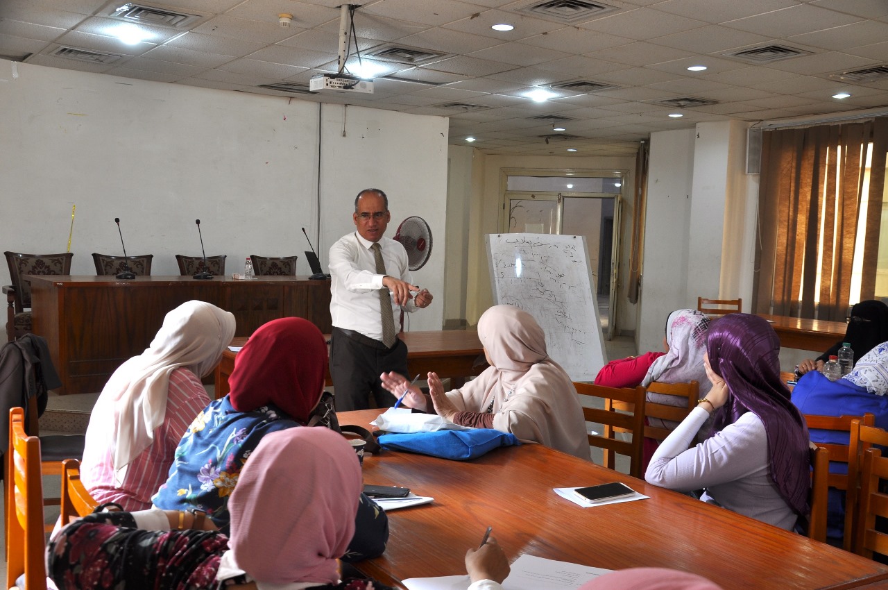 جامعة حلوان تطلق تدريبًا متطورًا في التحليل المالي لرفع كفاءة كوادرها