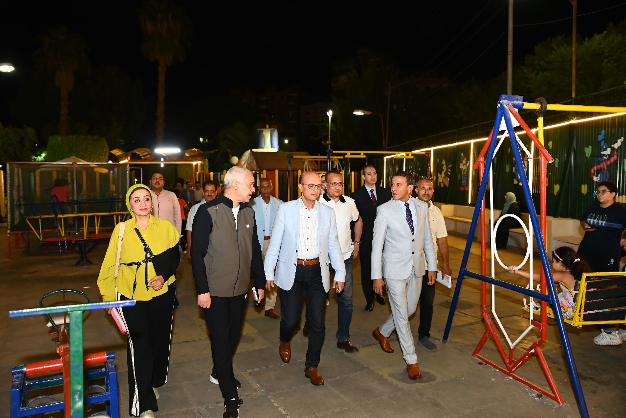 رئيس جامعة أسيوط يقود خطة تطوير نادي الجامعة وخدماته