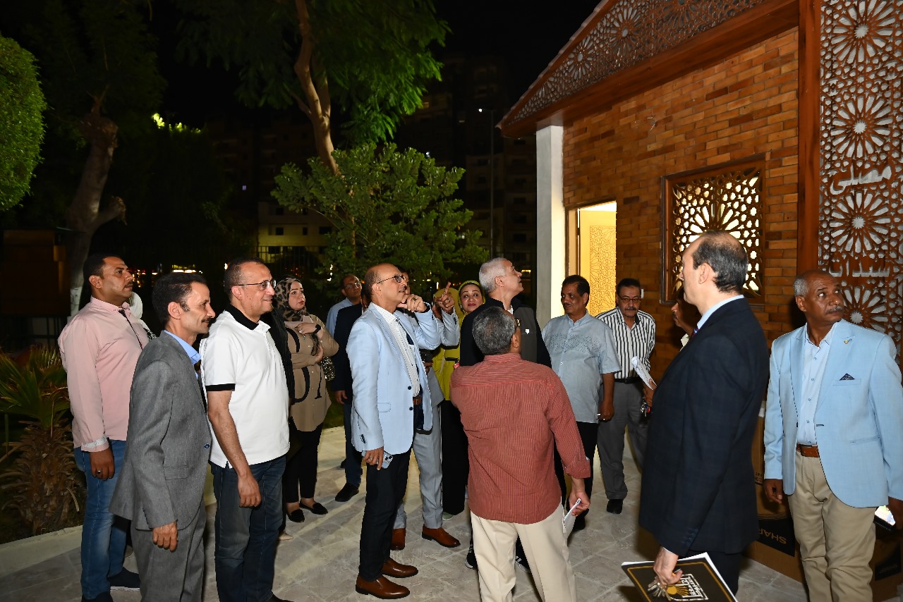 رئيس جامعة أسيوط يقود خطة تطوير نادي الجامعة وخدماته