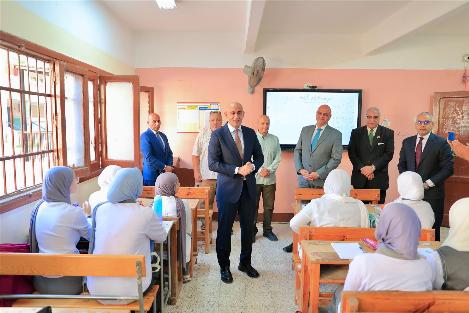 وزير التربية والتعليم يتفقد مدارس القليوبية