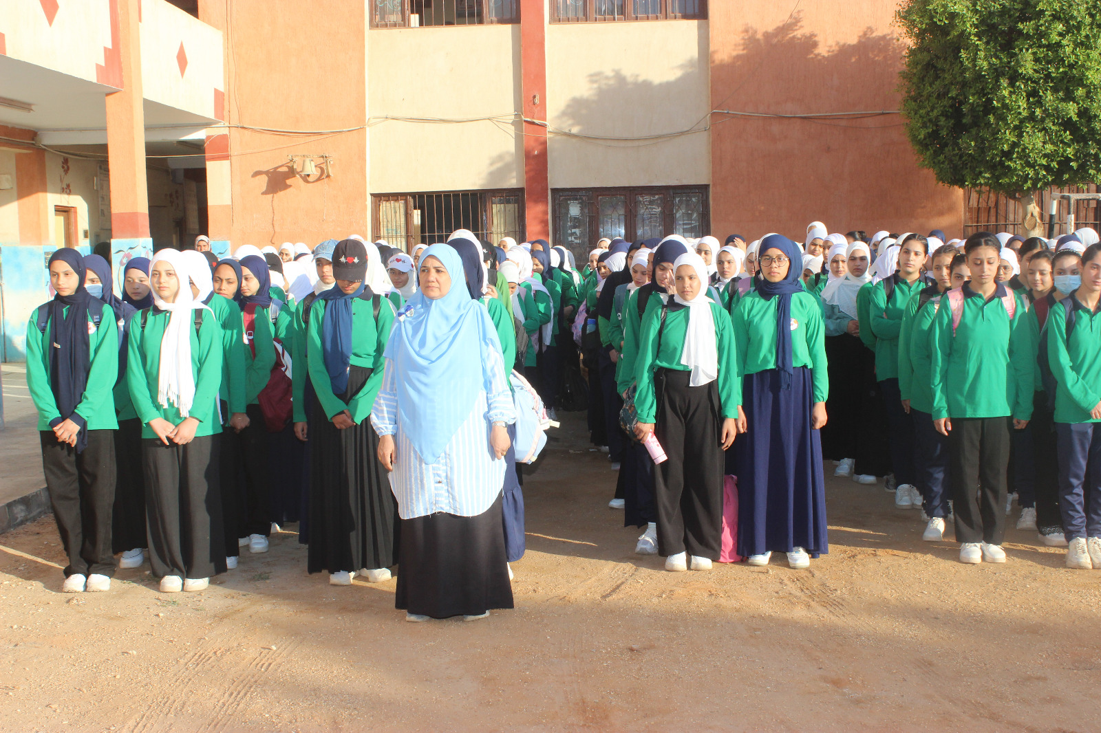 مدير تعليم سوهاج يتفقد مدارس إدارة سوهاج التعليمية