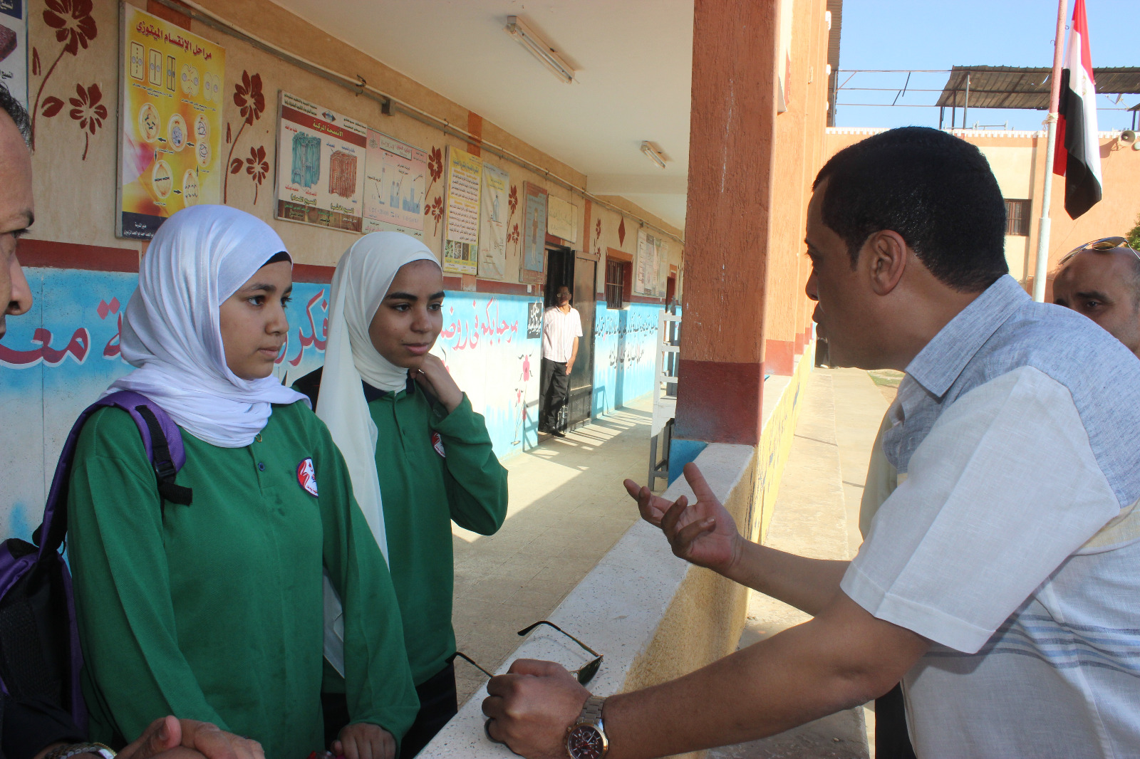 مدير تعليم سوهاج يتفقد مدارس إدارة سوهاج التعليمية