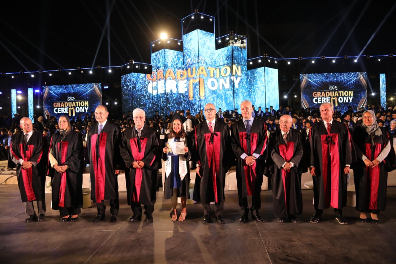 وزير التعليم العالي يشهد حفل تخرج كلية الهندسة جامعة عين شمس