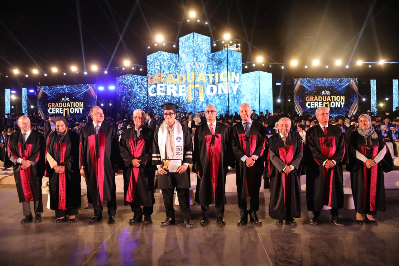 وزير التعليم العالي يشهد حفل تخرج كلية الهندسة جامعة عين شمس