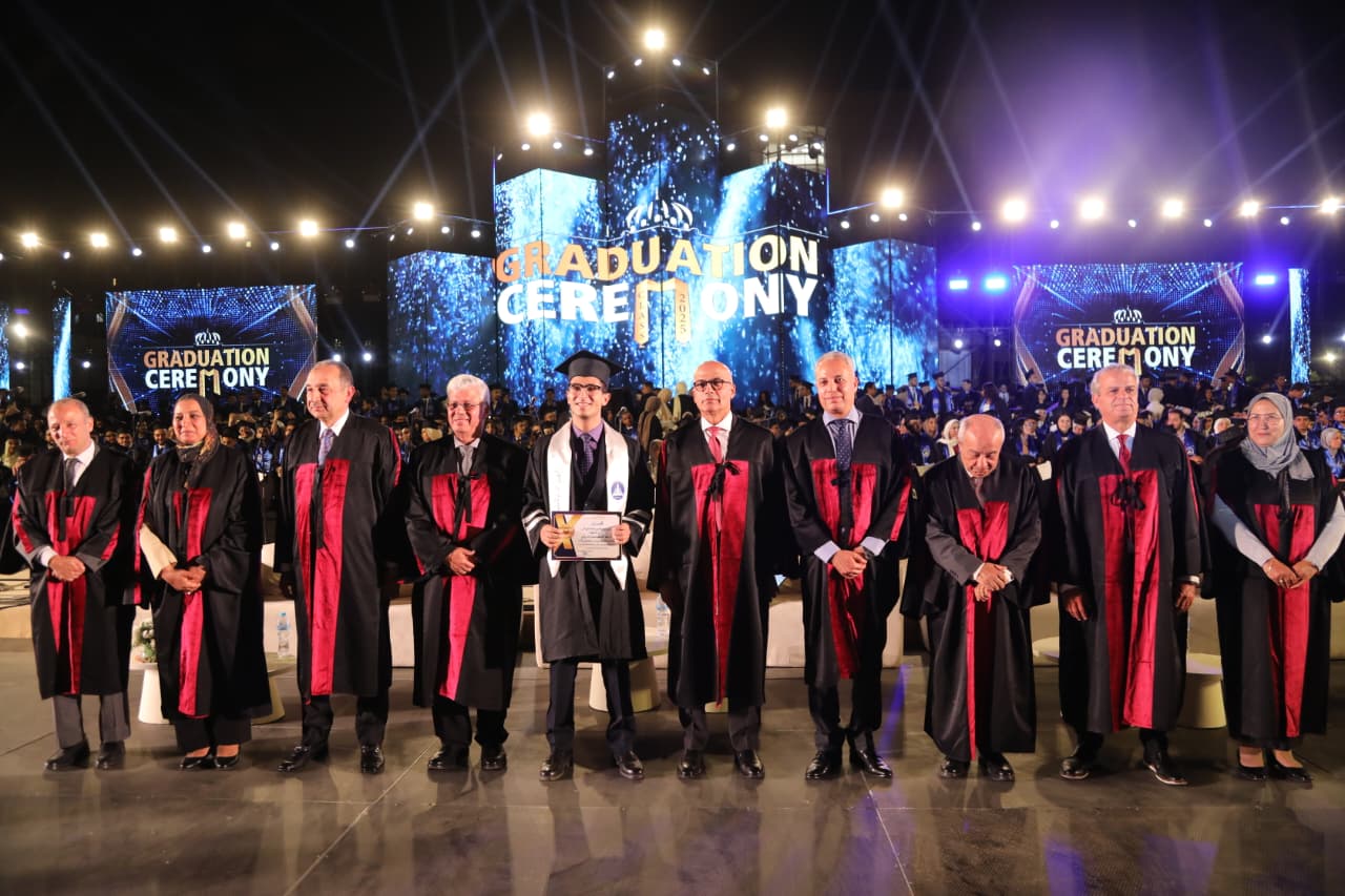 وزير التعليم العالي يشهد حفل تخرج كلية الهندسة جامعة عين شمس