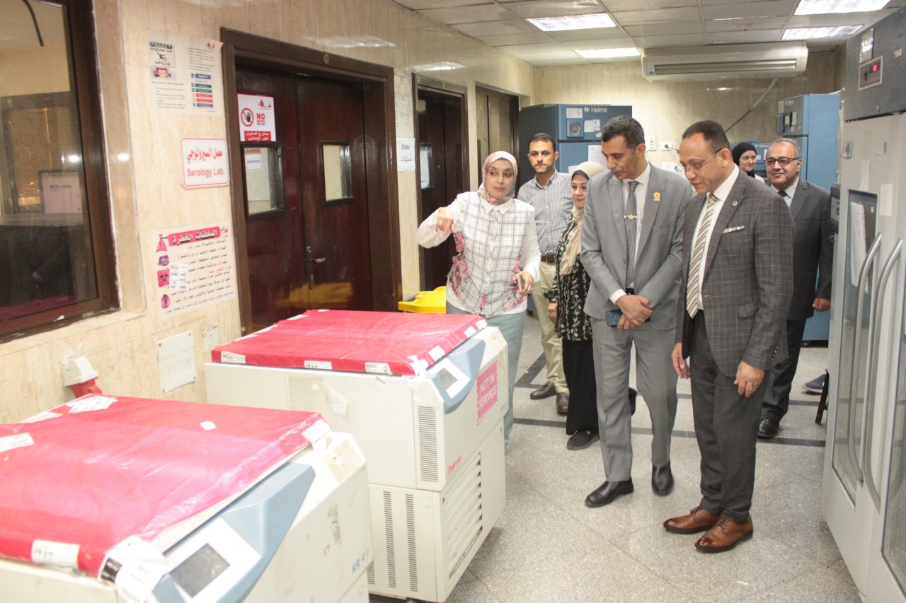 جامعة أسيوط تقود طفرة بحثية بمعامل متطورة 