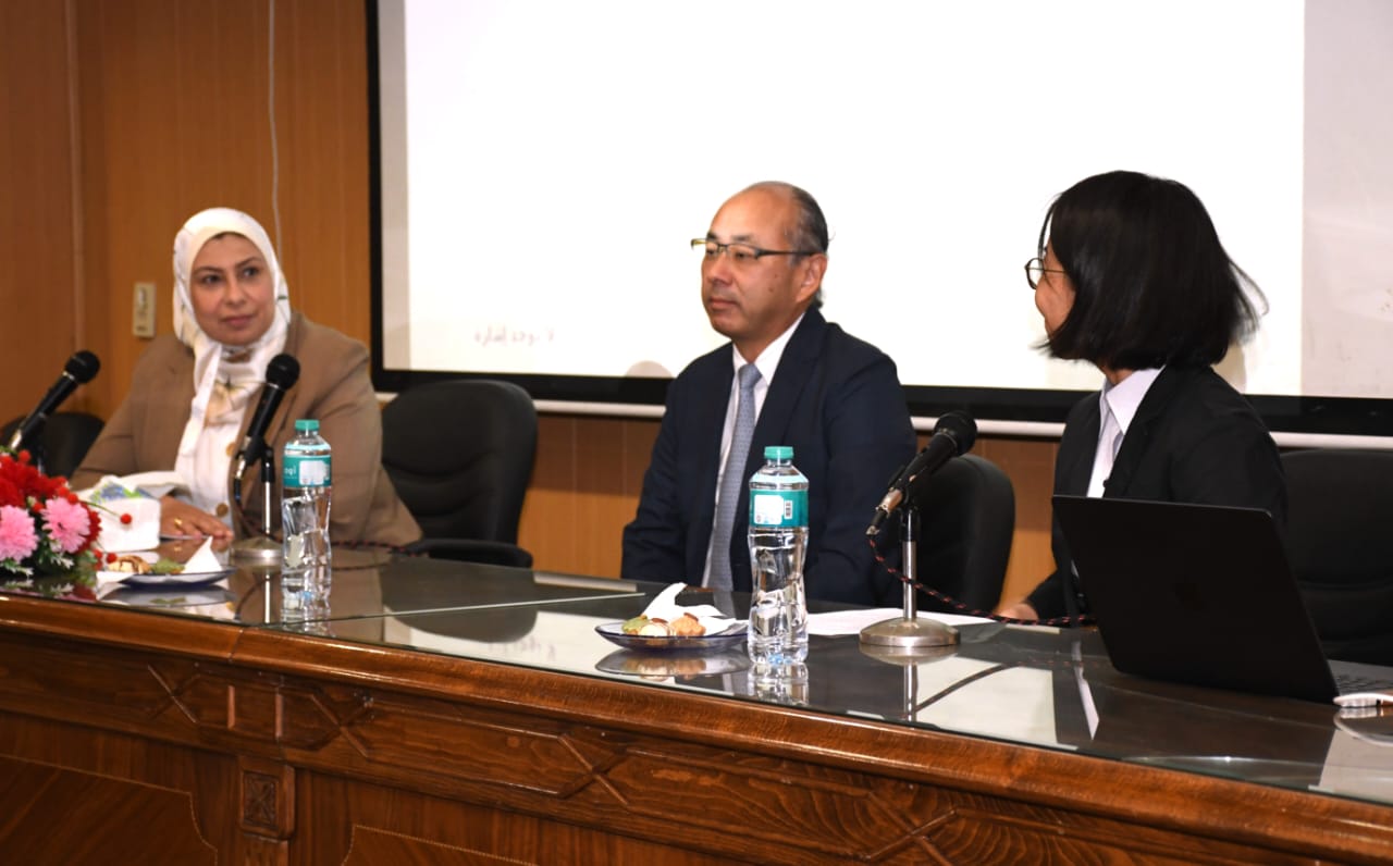 جامعة عين شمس تستكشف مستقبل التعليم بالذكاء الاصطناعي