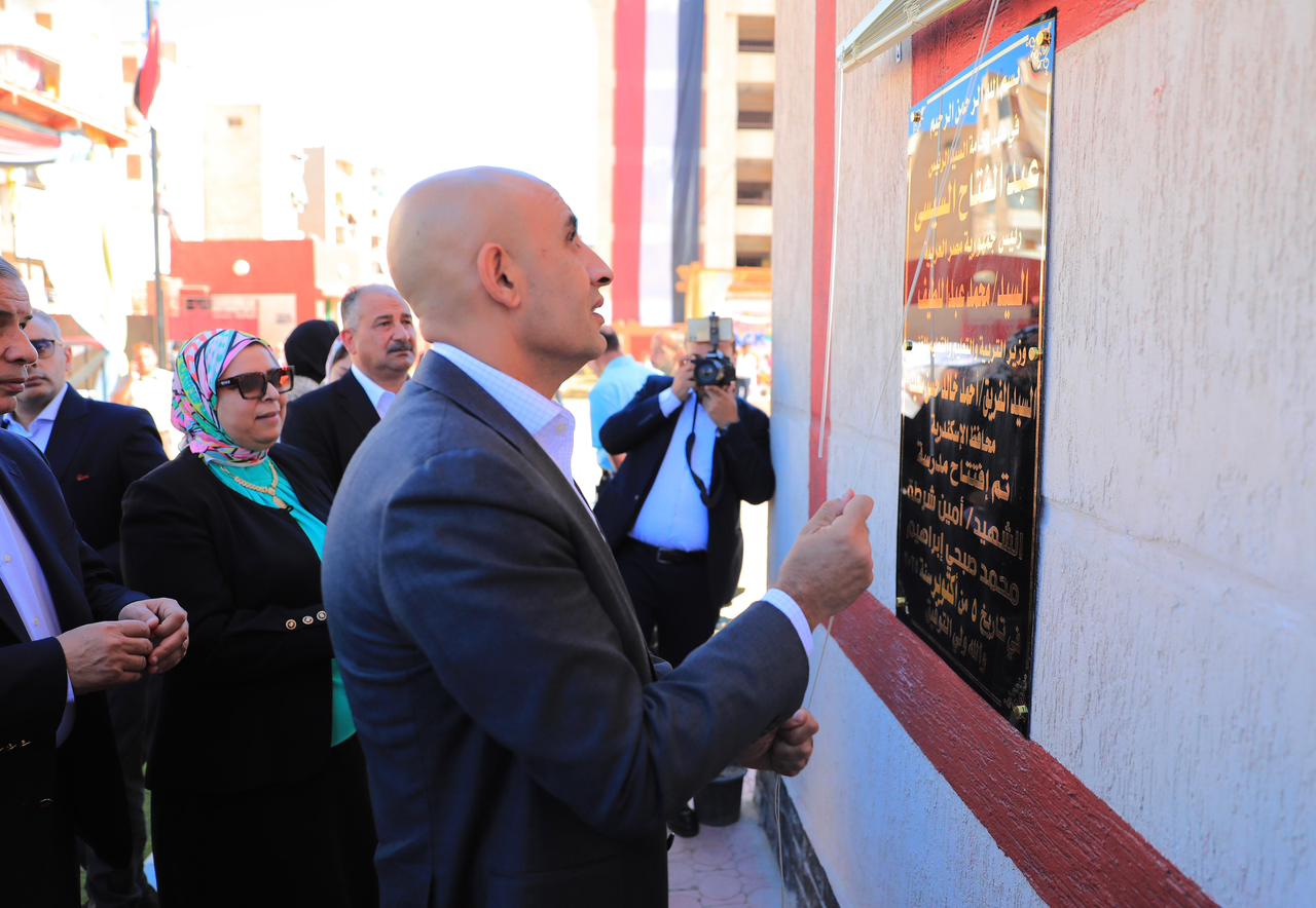 وزير التربية والتعليم يتابع تطوير مدارس الإسكندرية