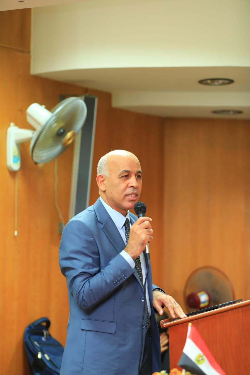 الدكتور إسماعيل إسماعيل إبراهيم القائم بعمل رئيس جامعة كفر الشيخ