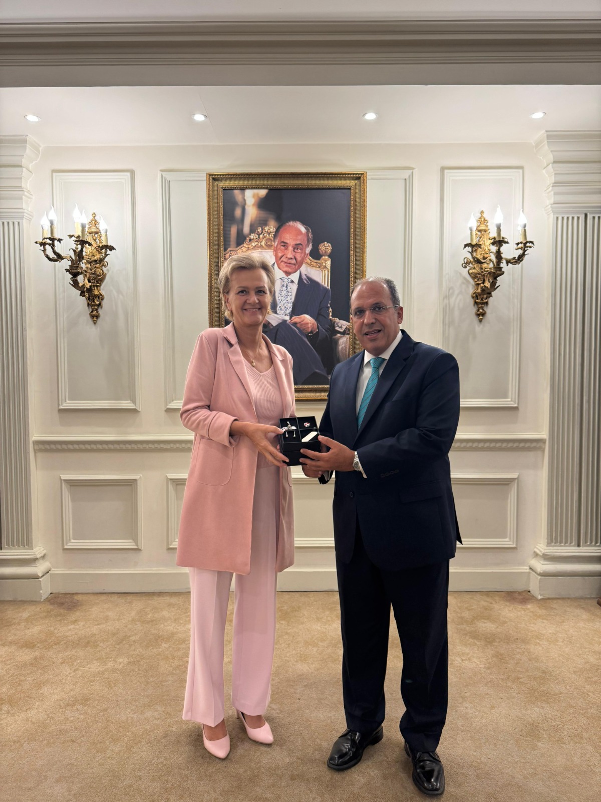 السفيرة الأوروبية تشيد بتميز الجامعة البريطانية في مصر