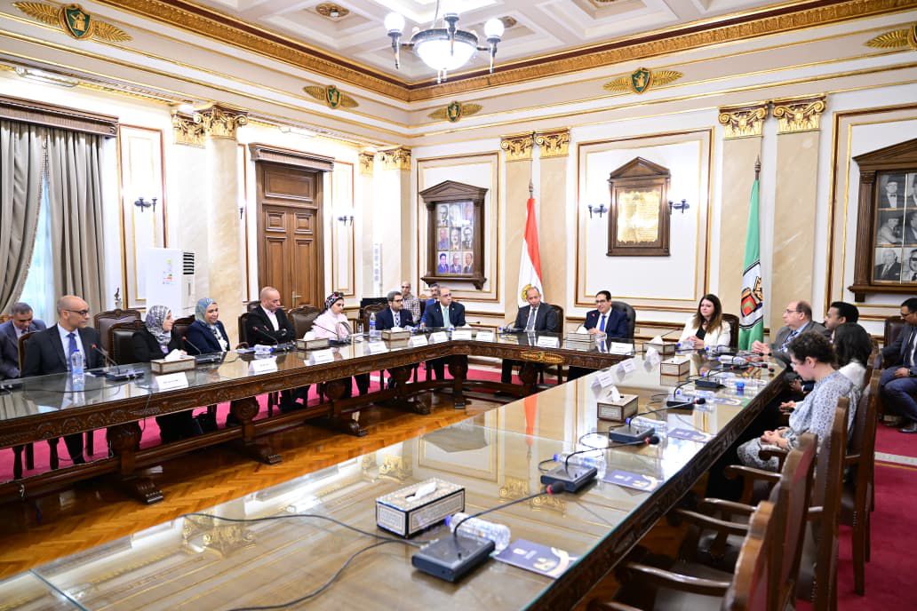 جامعة القاهرة توقع بروتوكول تعاون طبي بين مستشفى المنيل الجامعي التخصصي ومستشفى طب الأسنان التعليمي