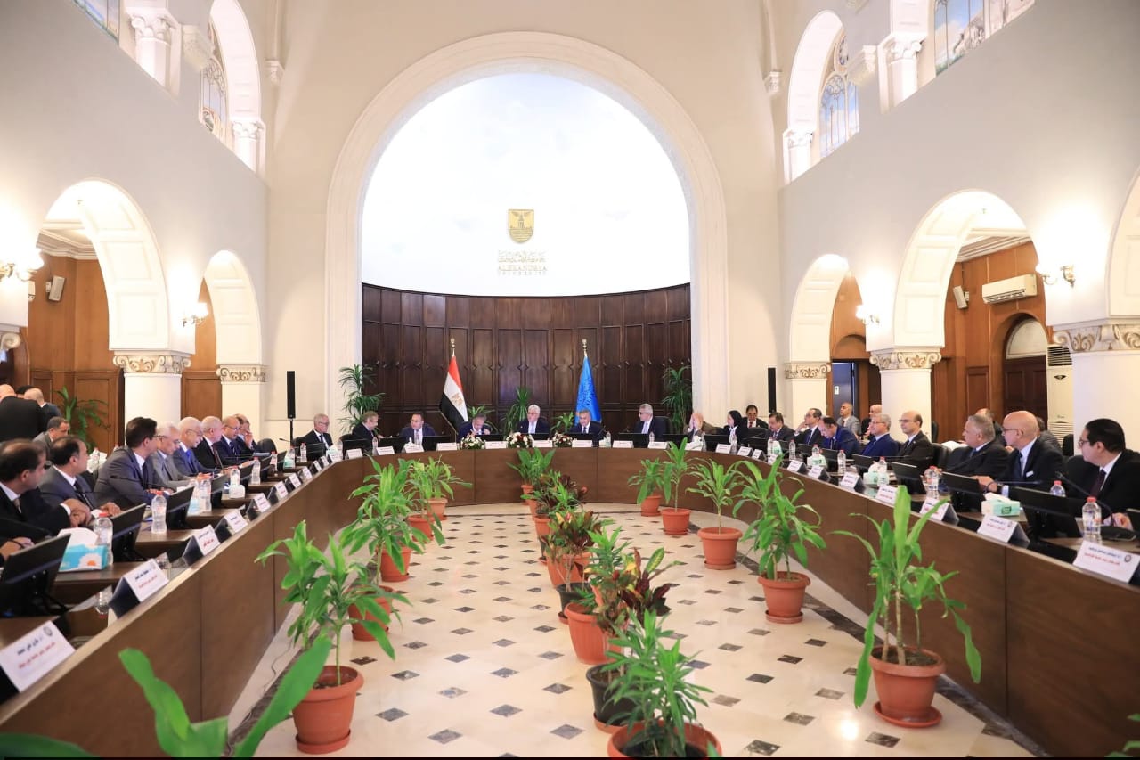 ترشيح رئيس جامعة أسيوط لعضوية مجلس الجامعات الخاصة