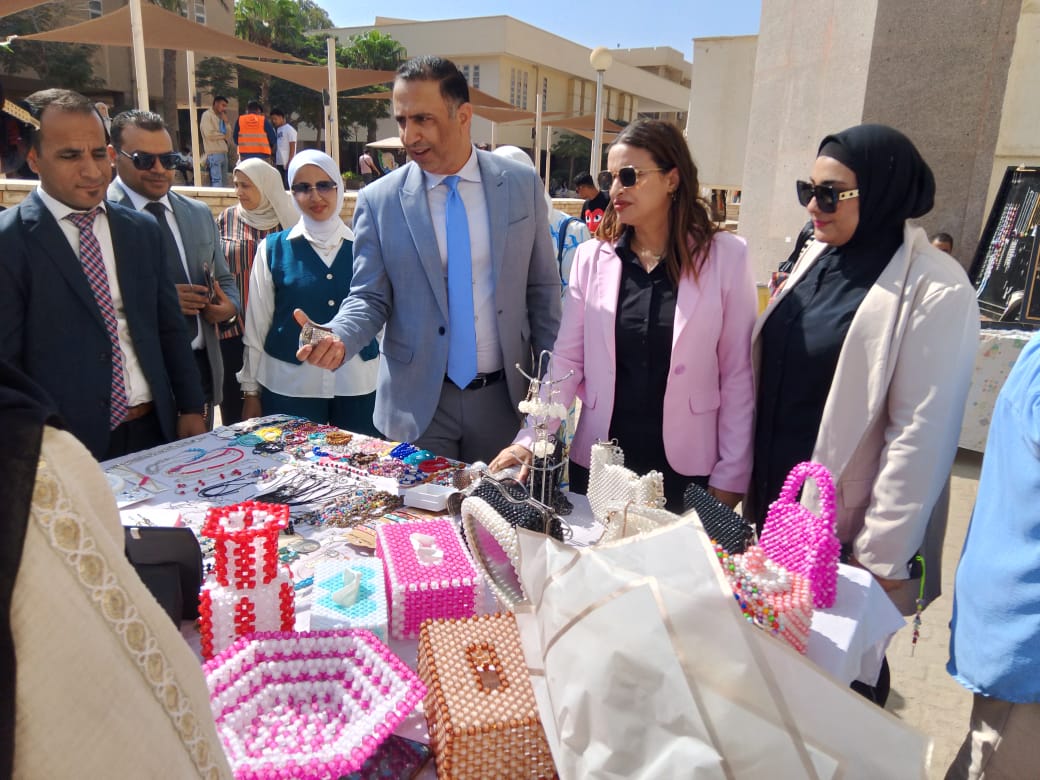 جامعة حلوان تنظم المعرض السادس للأسر المنتجة لتعزيز التمكين الاقتصادي ودعم الطلاب