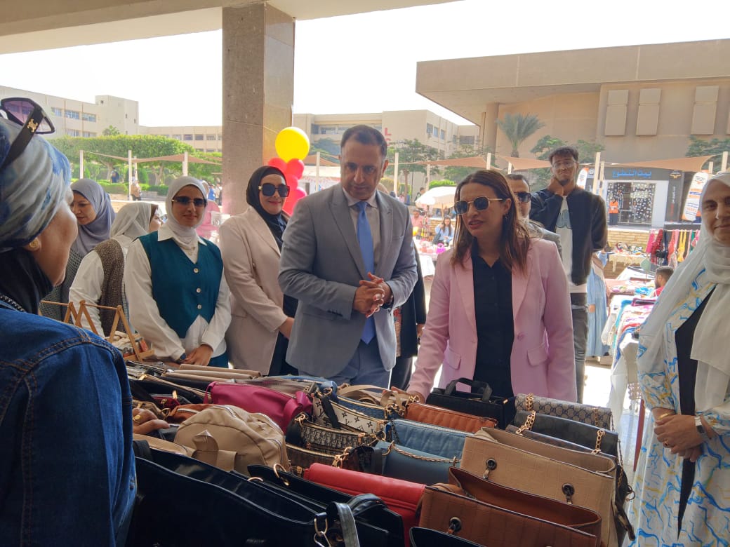 جامعة حلوان تنظم المعرض السادس للأسر المنتجة لتعزيز التمكين الاقتصادي ودعم الطلاب