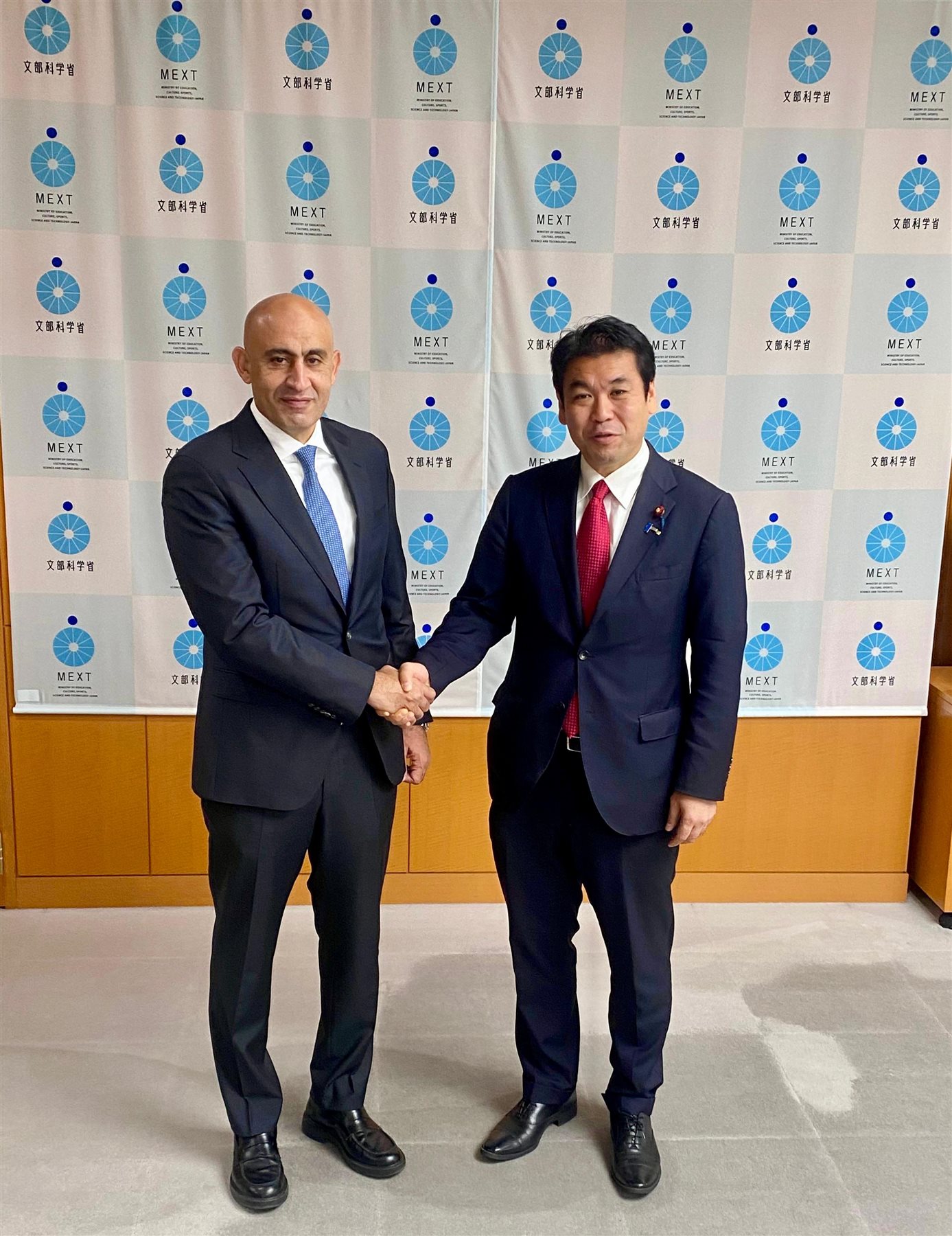 وزير التربية والتعليم يعقد شراكة تعليمية جديدة مع نظيره الياباني