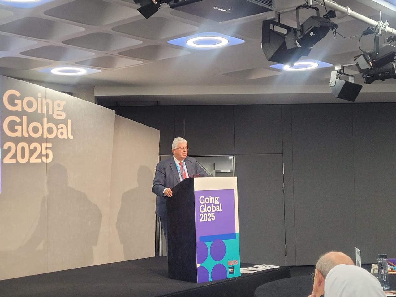  وزير التعليم العالي يطلق رؤية مصر الرقمية للتعليم العابر للحدود من لندن