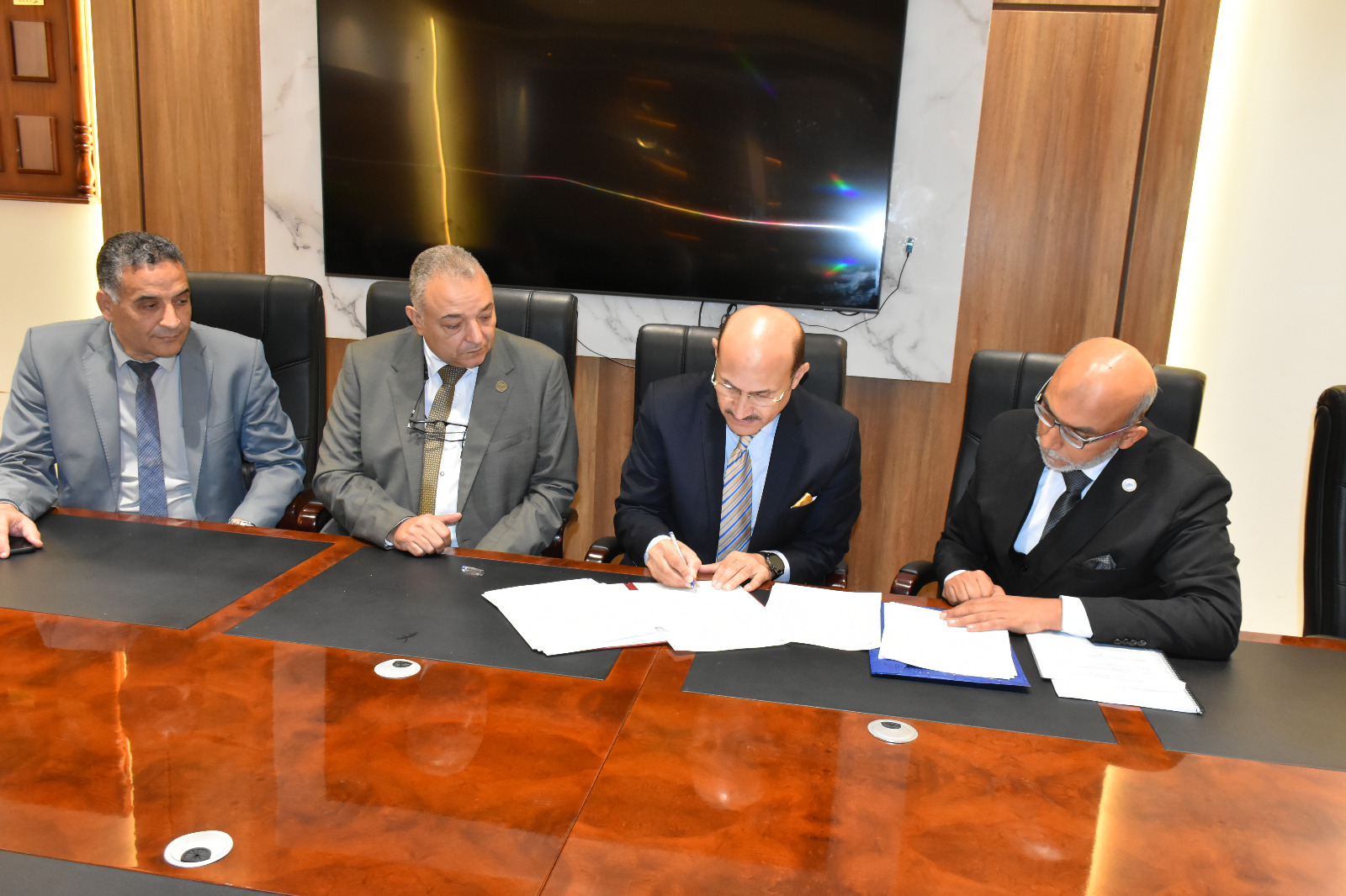 جامعة السادات تطلق مشروعًا رائدًا للعلاج المناعي للسرطان بتقنية النانو 