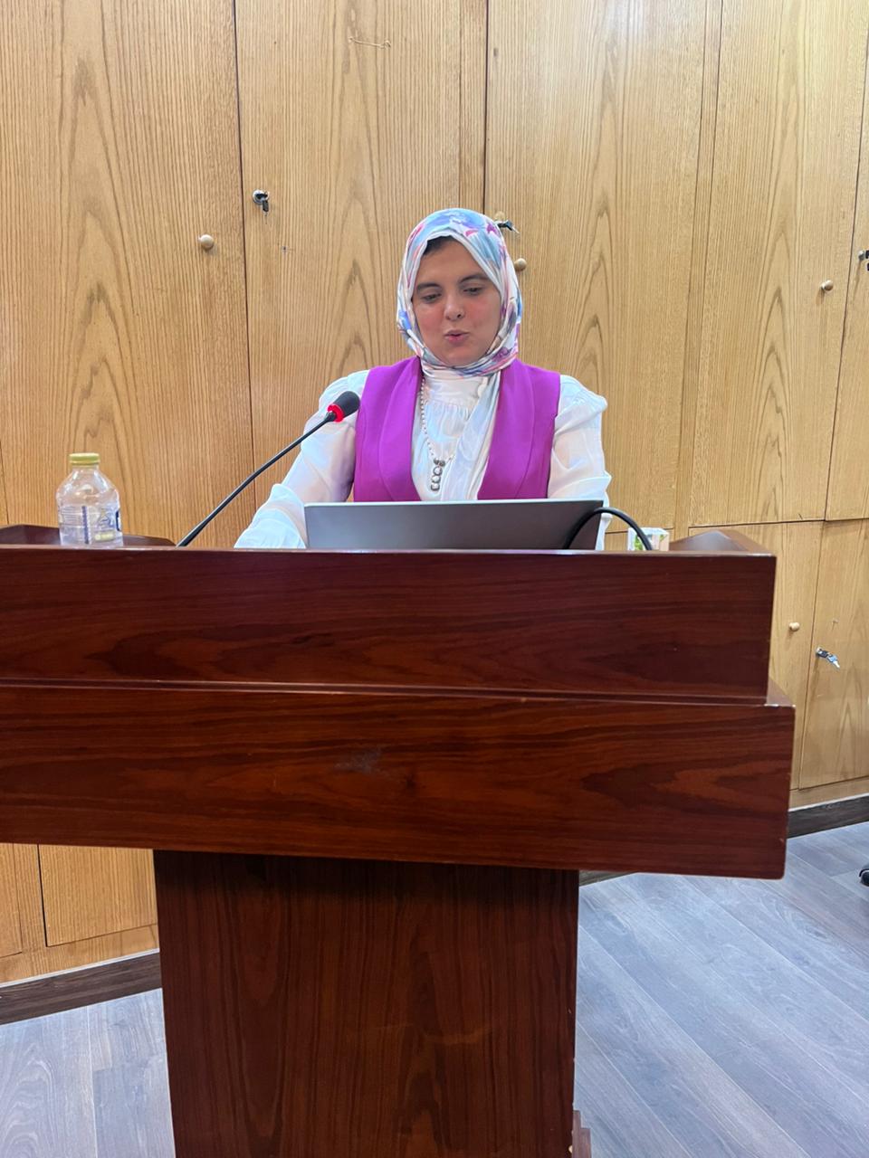 جامعة عين شمس تستعرض الإكسوسومات في ندوة بكلية الصيدلة