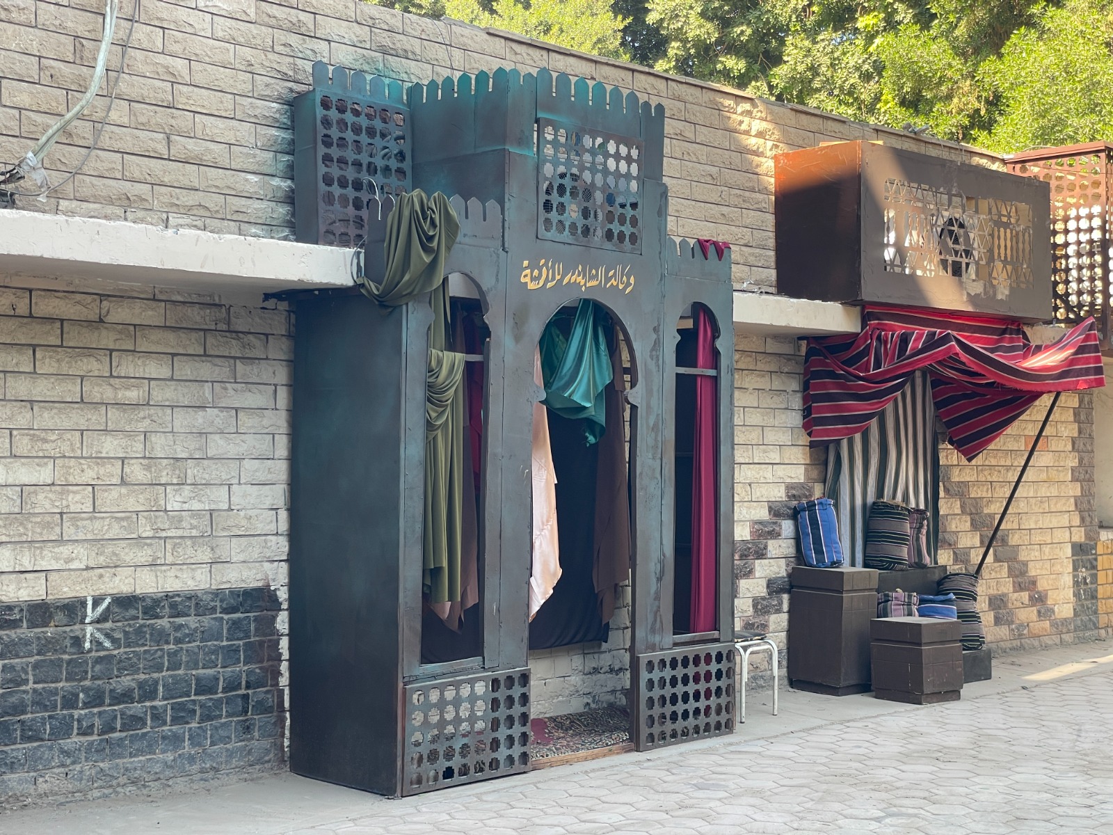 جامعة الأقصر تكشف عن نموذج سينمائي مبتكر بكلية الفنون الجميلة