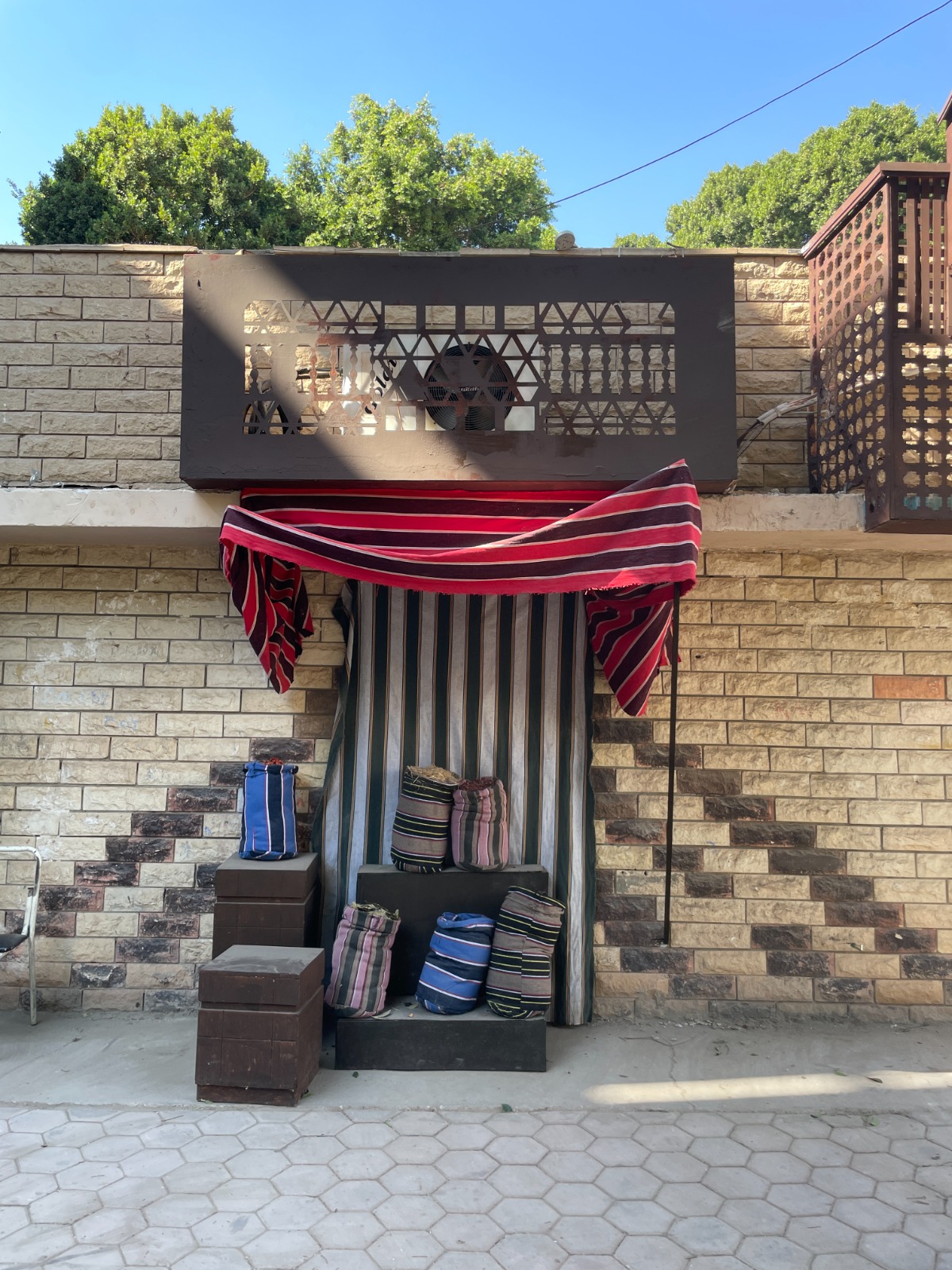 جامعة الأقصر تكشف عن نموذج سينمائي مبتكر بكلية الفنون الجميلة