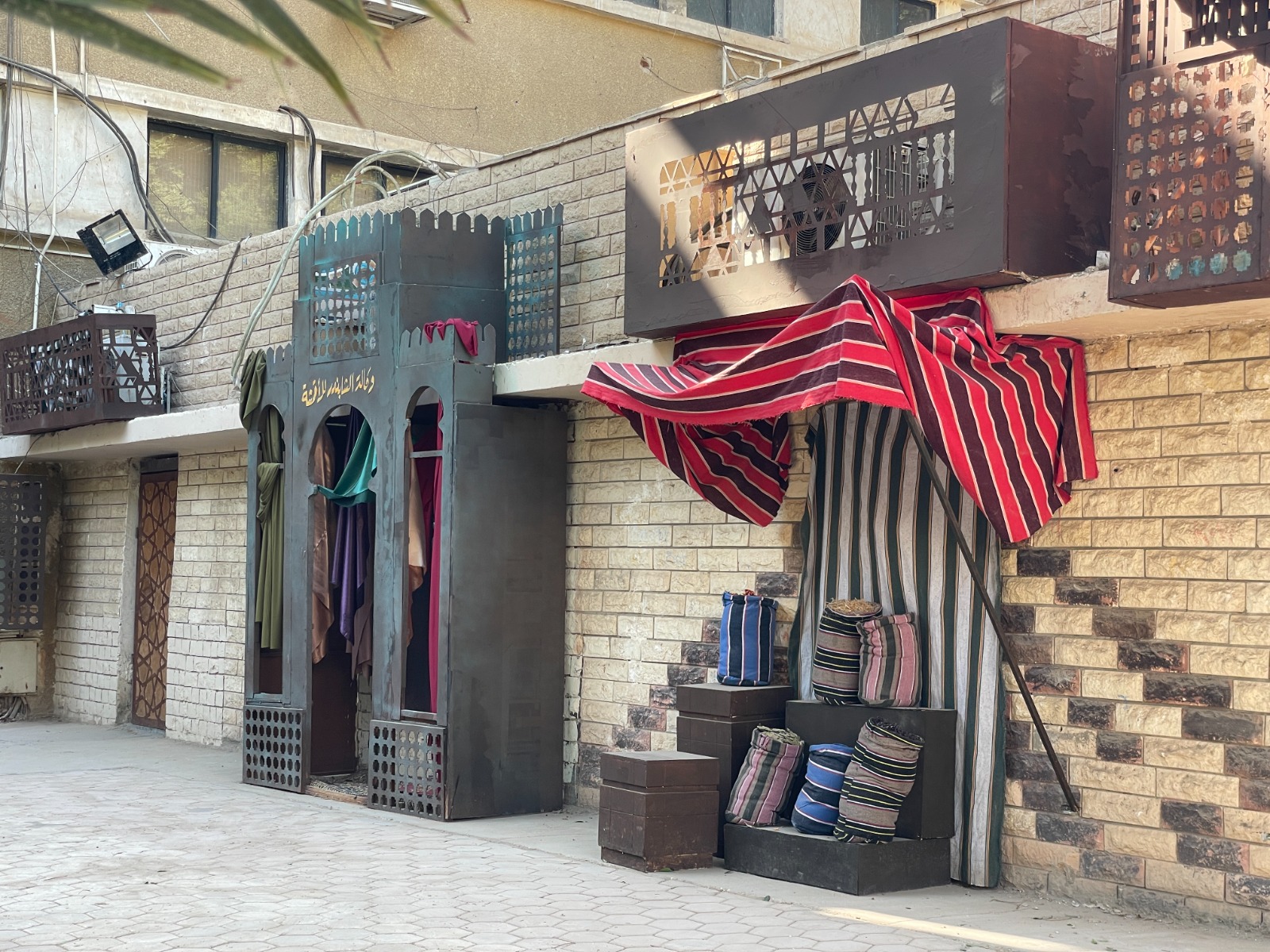 جامعة الأقصر تكشف عن نموذج سينمائي مبتكر بكلية الفنون الجميلة