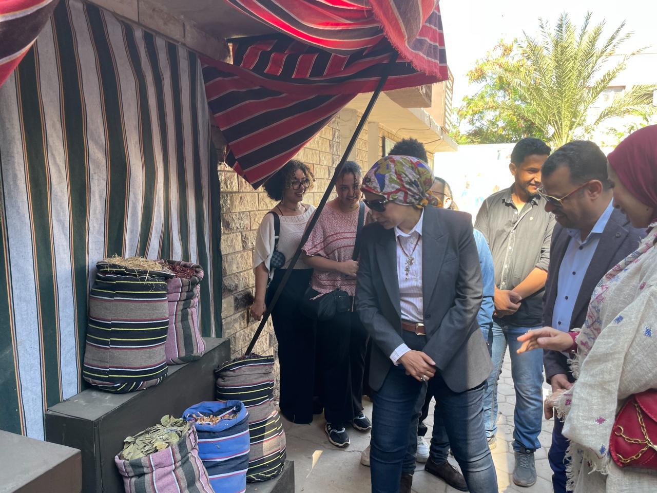 جامعة الأقصر تكشف عن نموذج سينمائي مبتكر بكلية الفنون الجميلة