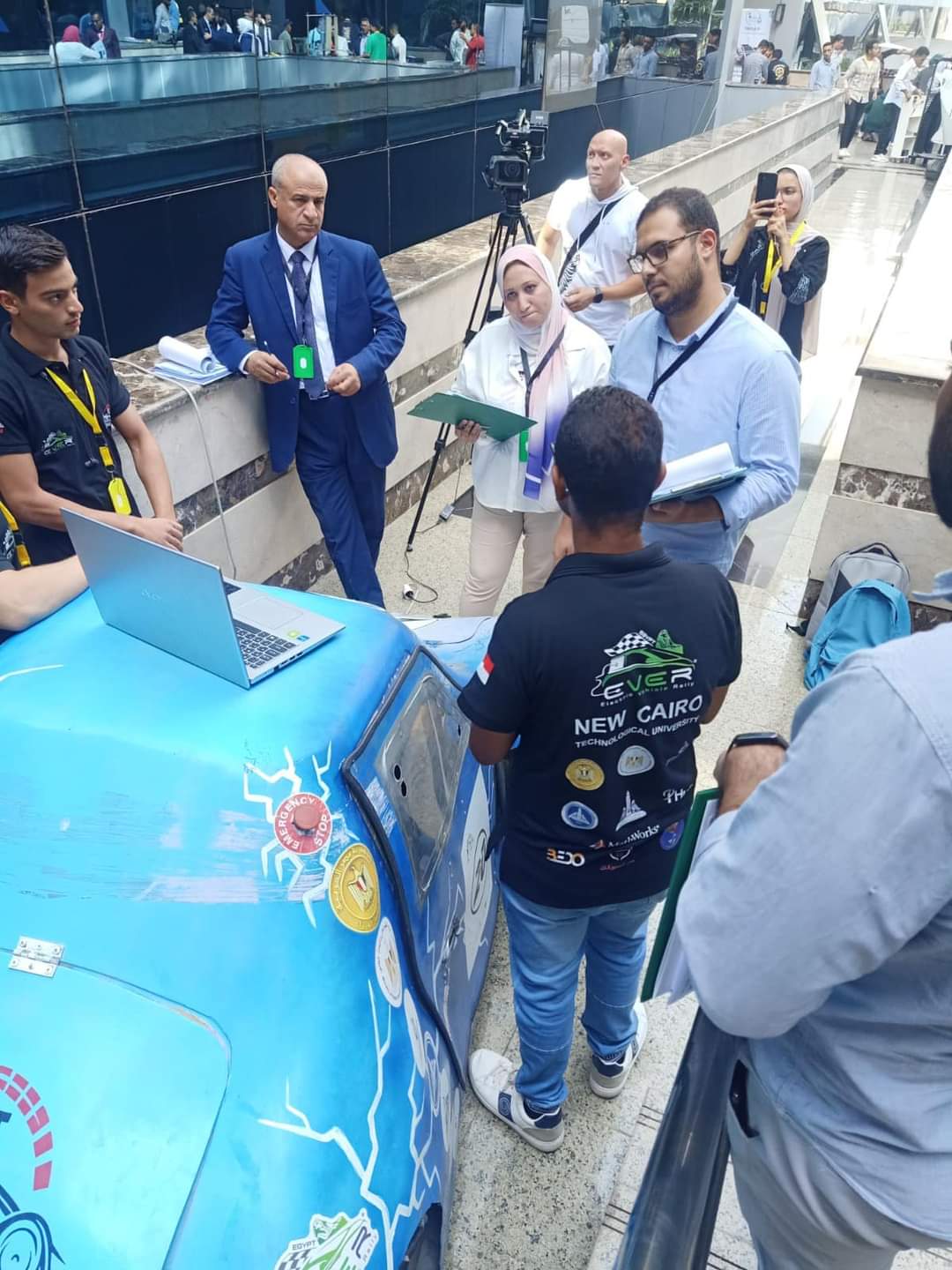 جامعة القاهرة التكنولوجية تتألق بسيارتها الكهربائية في خمس مسابقات