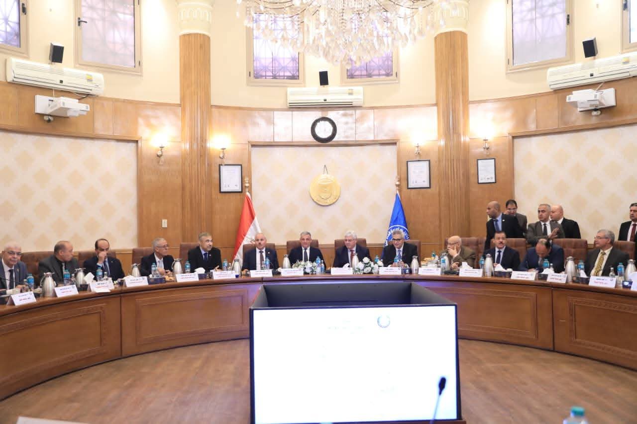 رئيس جامعة المنوفية يشارك في اجتماع المجلس الأعلى للجامعات