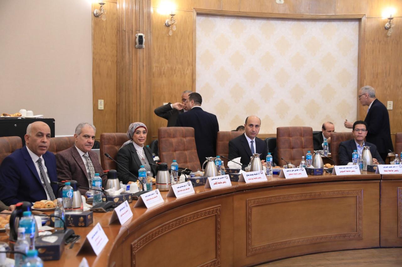 رئيس جامعة الأقصر يشارك في جلسة المجلس الأعلى للجامعات