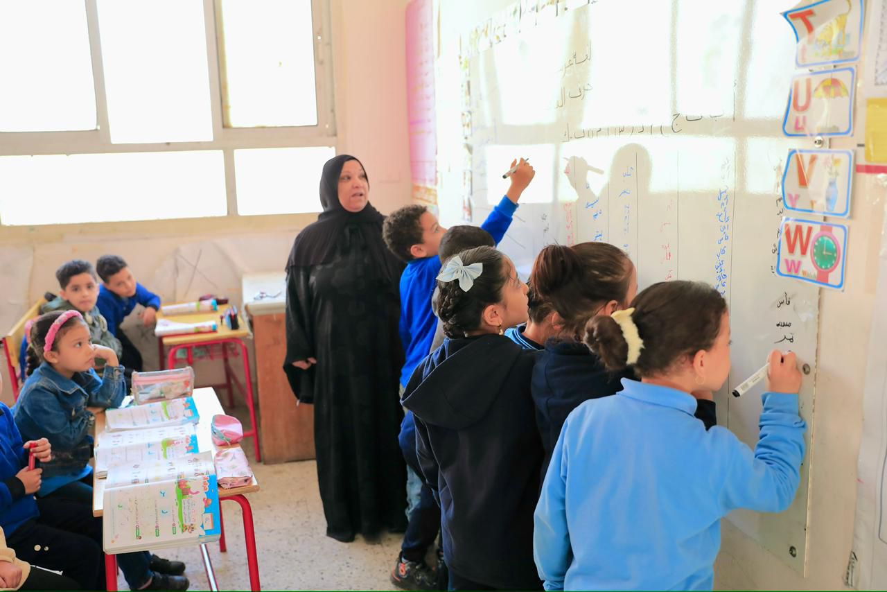 وزير التربية والتعليم يتابع التحصيل الدراسي والانضباط