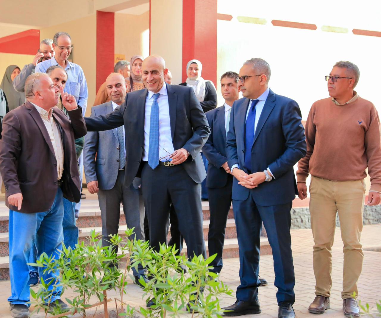 وزير التربية والتعليم يتابع التحصيل الدراسي والانضباط