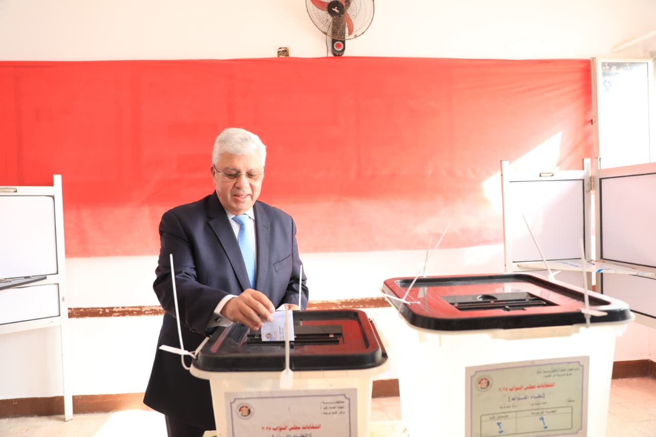 وزير التعليم العالي يصوّت في انتخابات مجلس النواب 2025