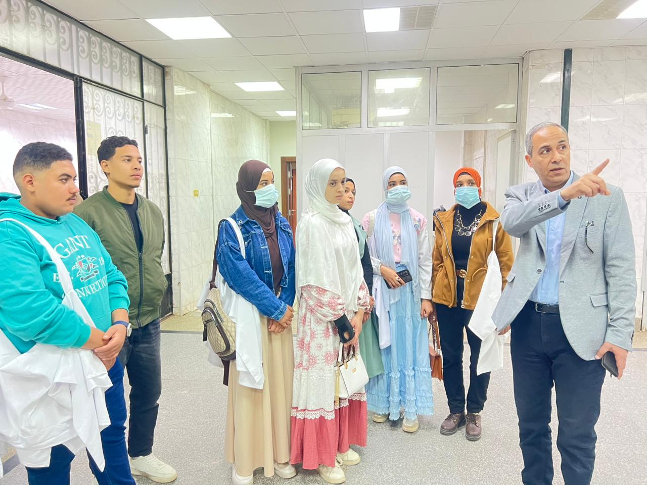 جامعة سوهاج الأهلية تدرب طلاب الأشعة عمليًا داخل المستشفى الجامعي