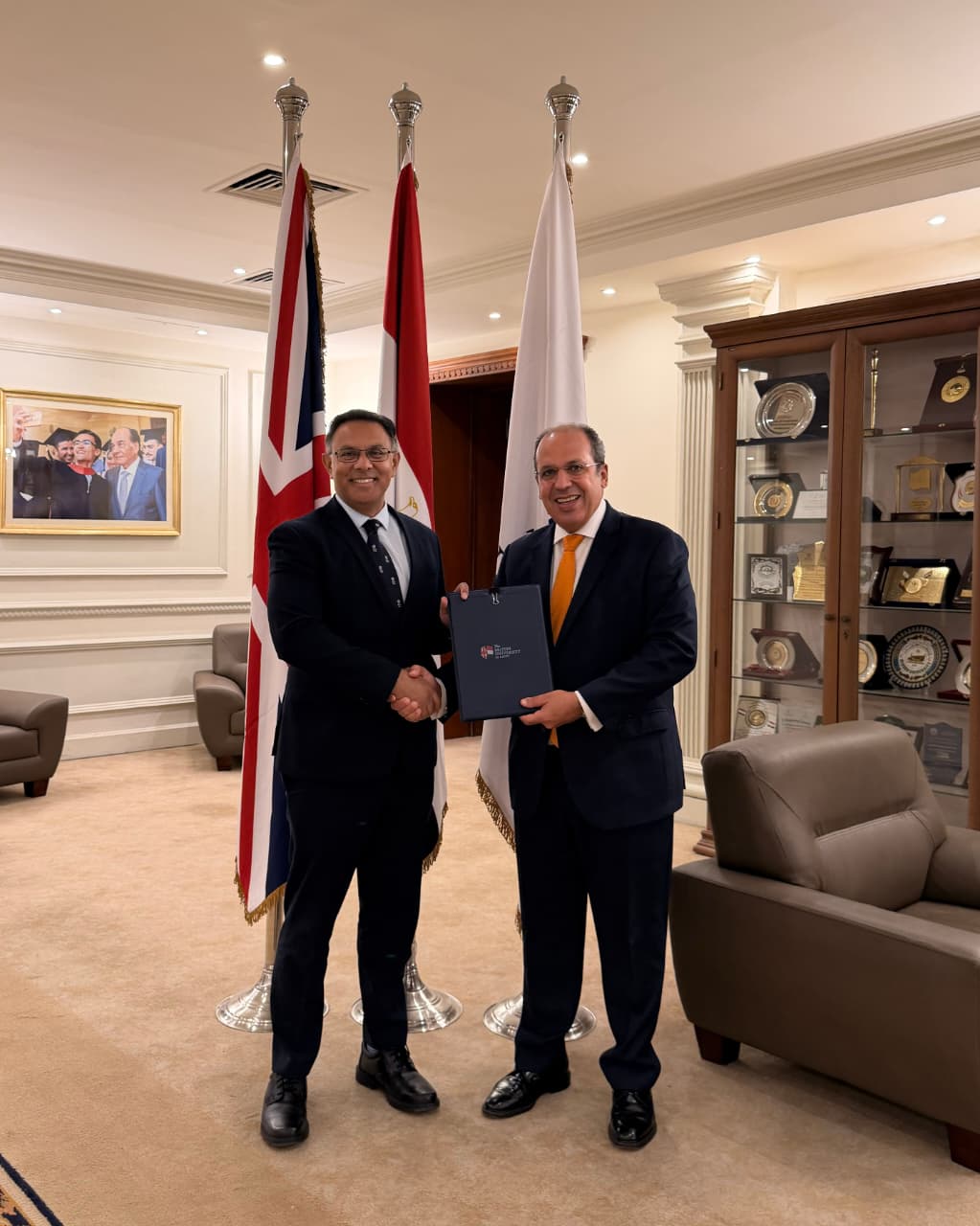 الجامعة البريطانية في مصر توقع اتفاقية شراكة استراتيجية مع ولفرهامبتون