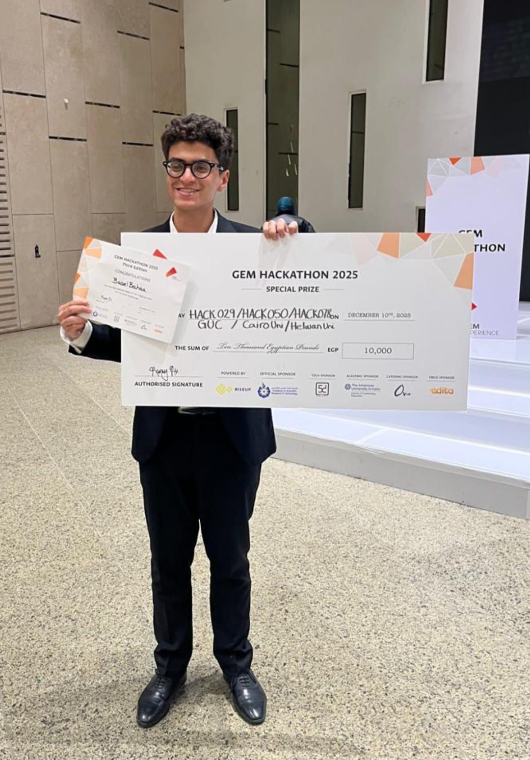 طلاب هندسة القاهرة يحصدون المركزين الأول والرابع في هاكاثون المتحف المصري الكبير بحلول رقمية مبتكرة