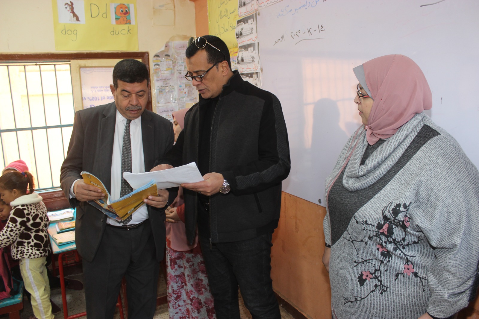 مدير تعليم سوهاج يتابع انتظام الدراسة بالمدارس