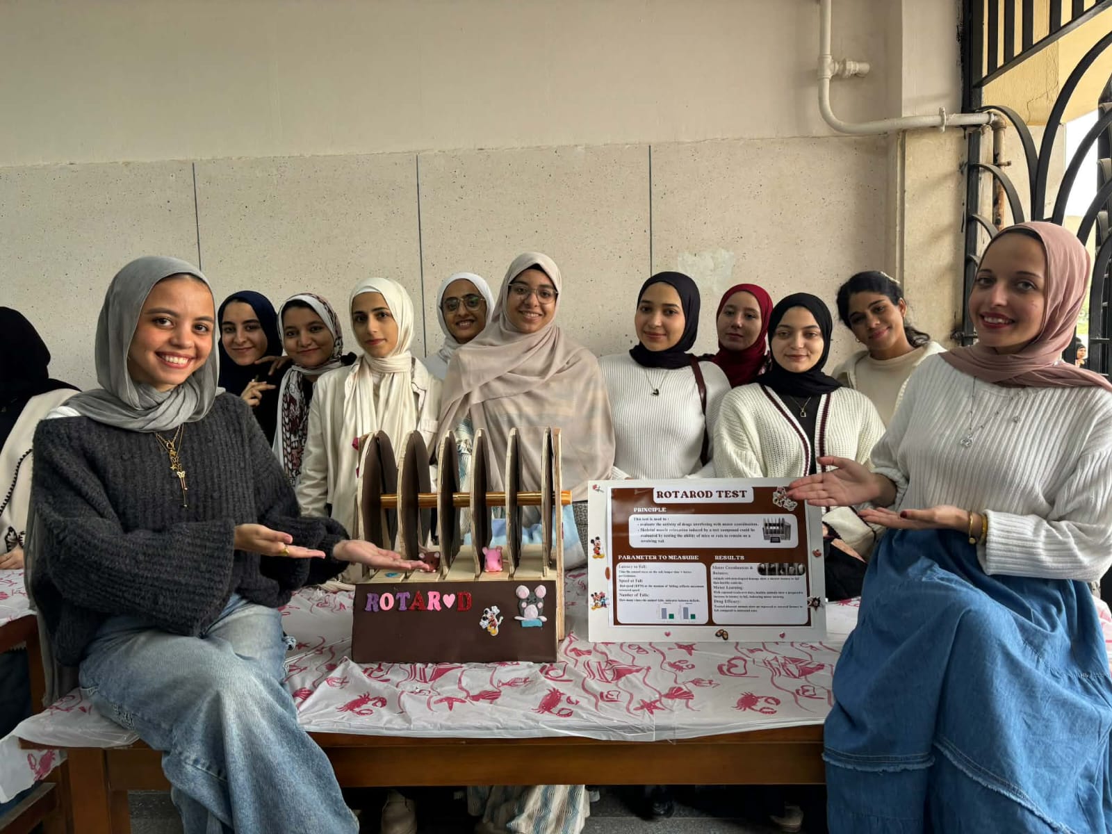 جامعة العاصمة تنظم فعالية علمية متميزة حول الابتكار البيولوجي 3D بكلية الصيدلة