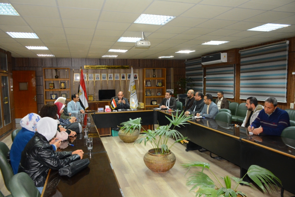 جامعة أسيوط تطلق مبادرة التميز البيئي لمكافحة الآفات