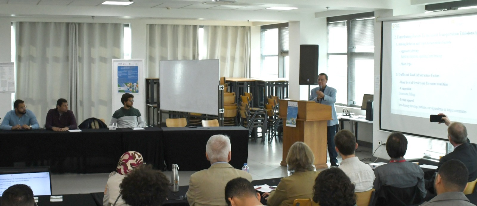 ندوة علمية بالجامعة الألمانية بالقاهرة حول الطاقة الكهروضوئية والتنقل الكهربائي