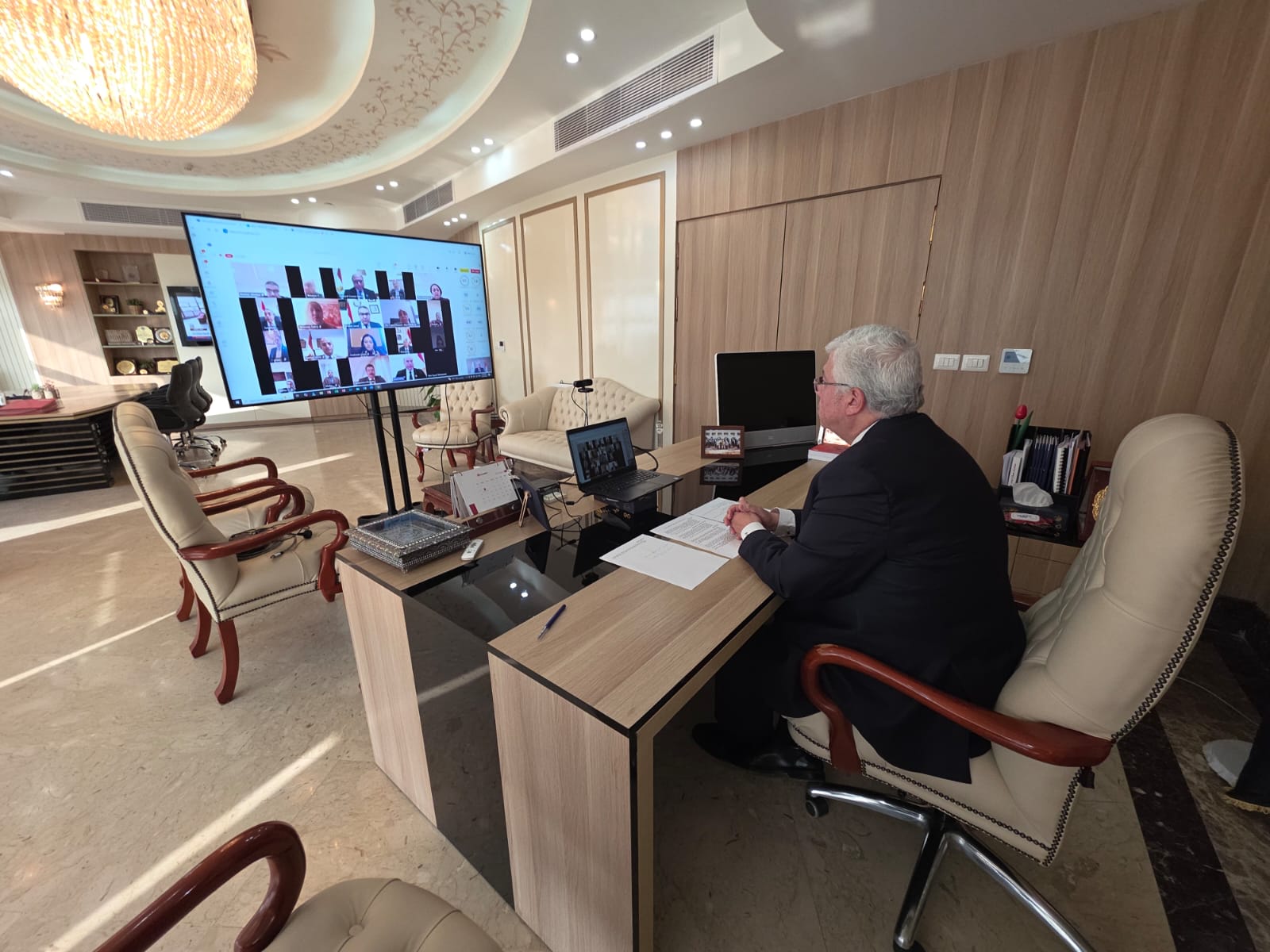 جامعة القاهرة تقود التحول الأخضر وتكشف تقرير الاستدامة 2025 عالميًا