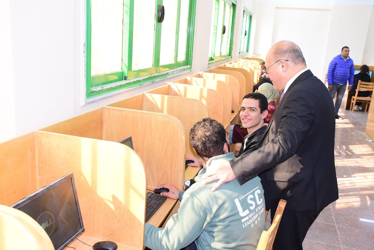 جامعة سوهاج تطلق أكبر مركز للإختبارات الإلكترونية