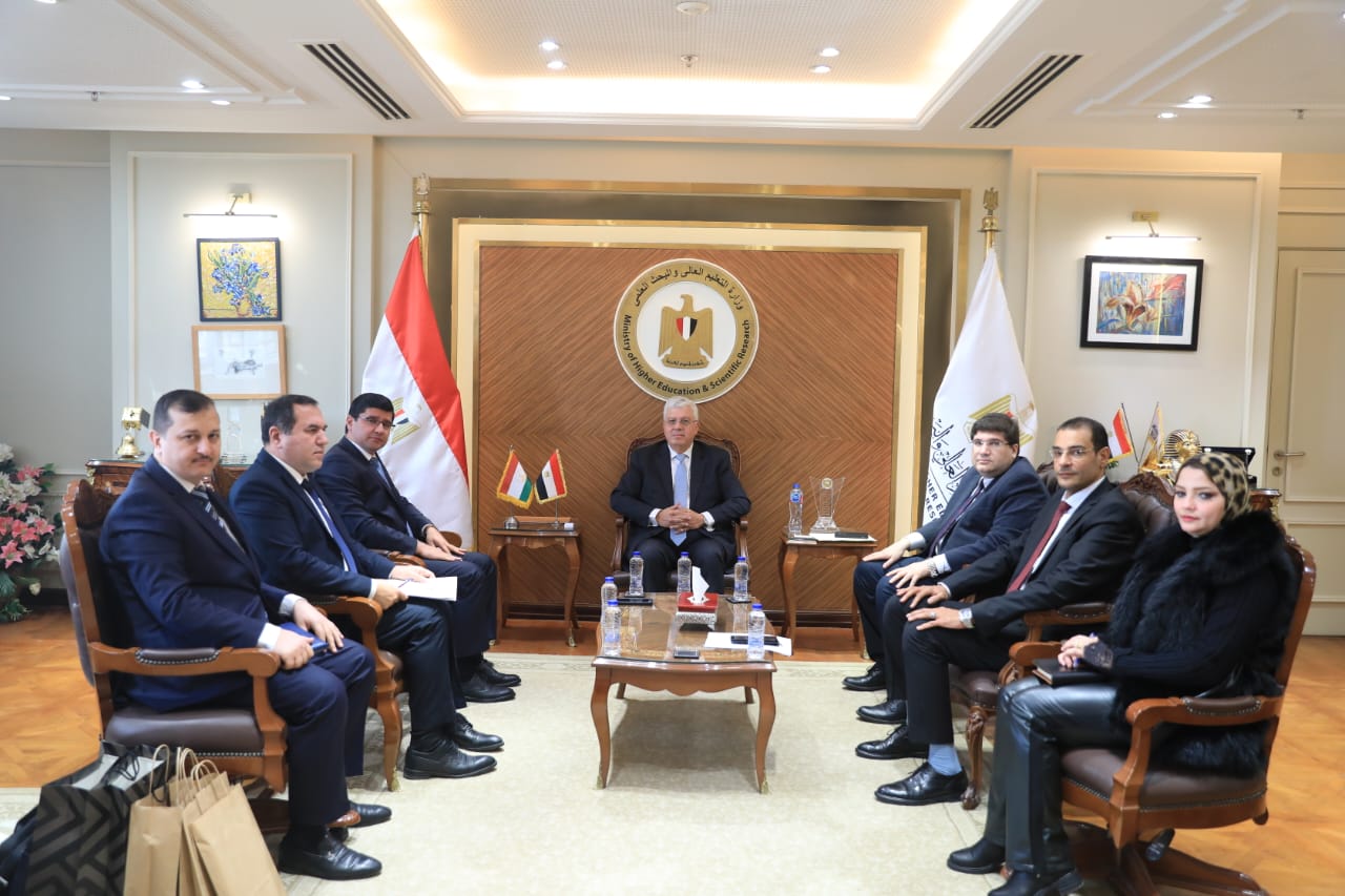 وزير التعليم العالى يفتح آفاقًا جديدة للتعاون مع طاجكستان