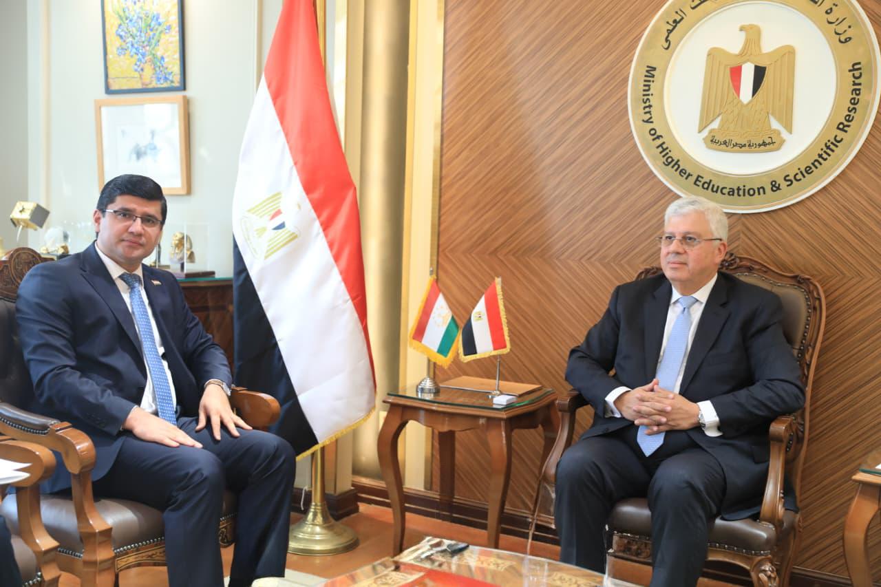 وزير التعليم العالى يفتح آفاقًا جديدة للتعاون مع طاجكستان