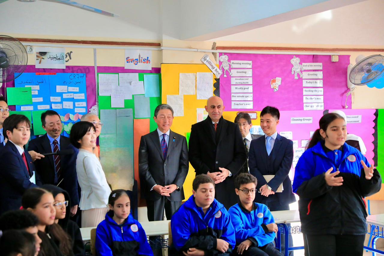 وزير التربية والتعليم يصطحب وفدا من البرلمان الياباني في زيارة للمدرسة المصرية اليابانية بمدينة العبور 