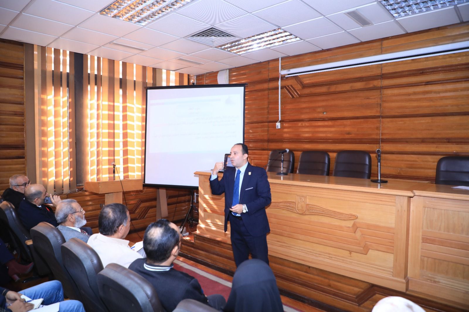 جامعة القاهرة تنظم ورشة التحليل الإحصائي للبحوث العلمية