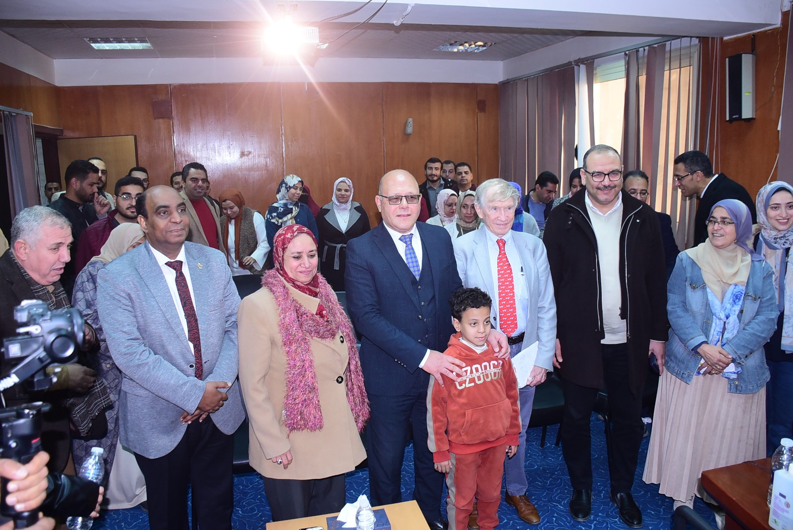 مستشفى جامعة سوهاج تُجري 7 عمليات دقيقة وتتابع الكشف على 44 حالة مرضية