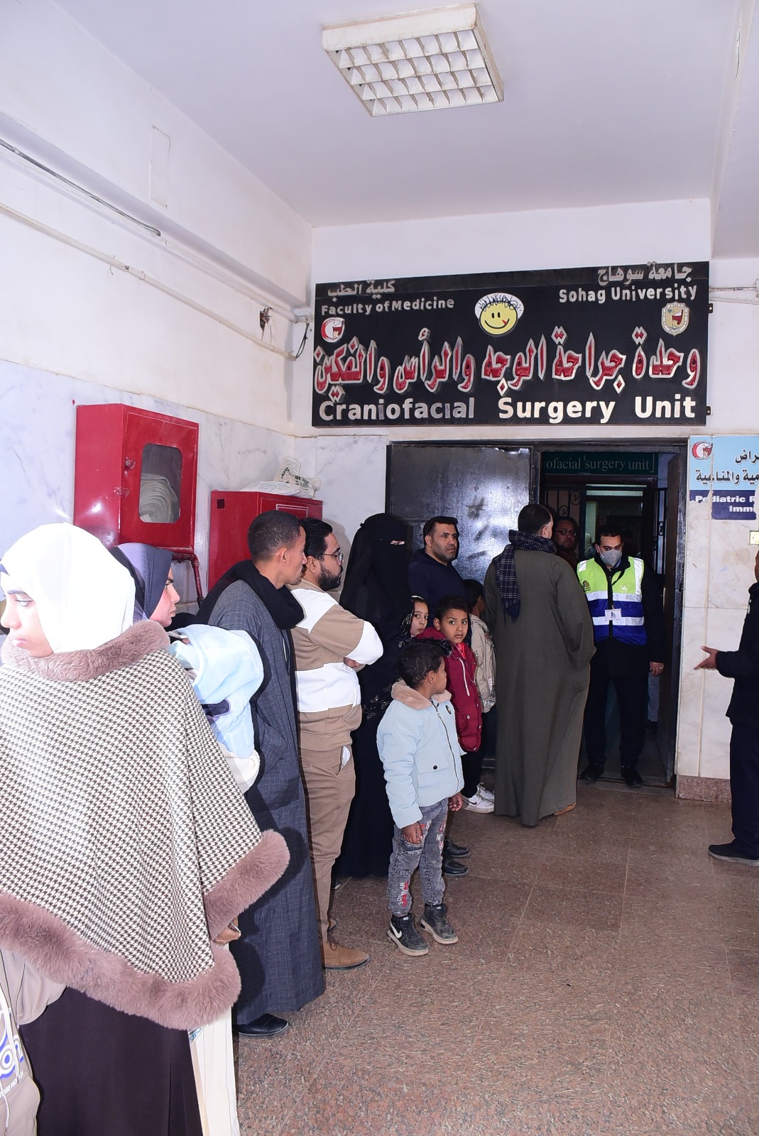 مستشفى جامعة سوهاج تُجري 7 عمليات دقيقة وتتابع الكشف على 44 حالة مرضية