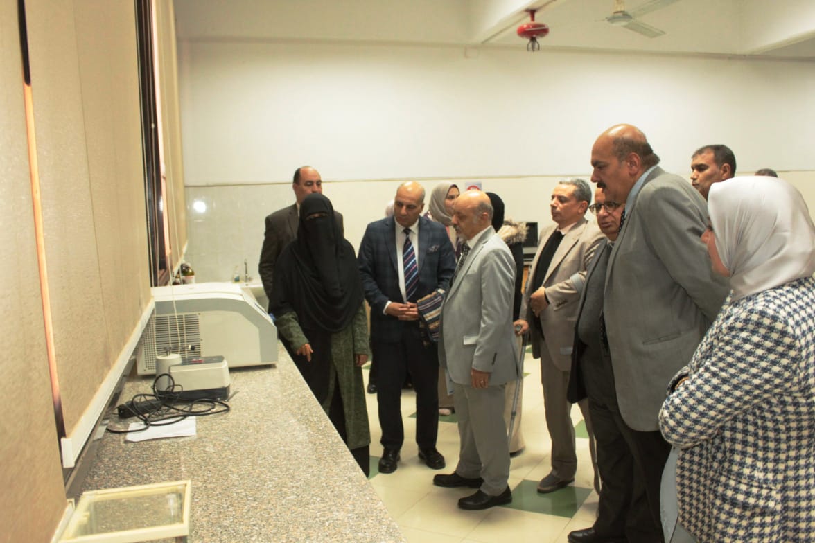 رئيس جامعة أسيوط يستقبل وفد المجلس الأعلى لتقييم معهد علوم المواد والنانوتكنولوجي